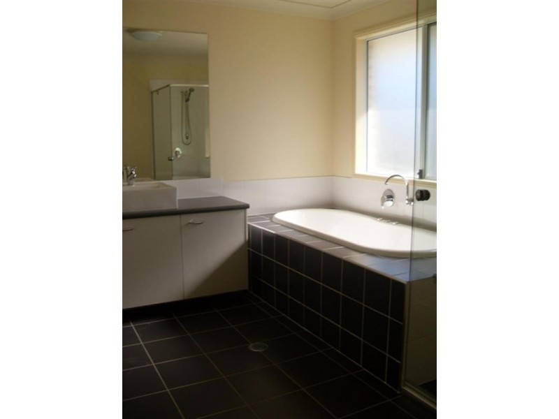 26 Sandalwood Street, Heathwood QLD 4110