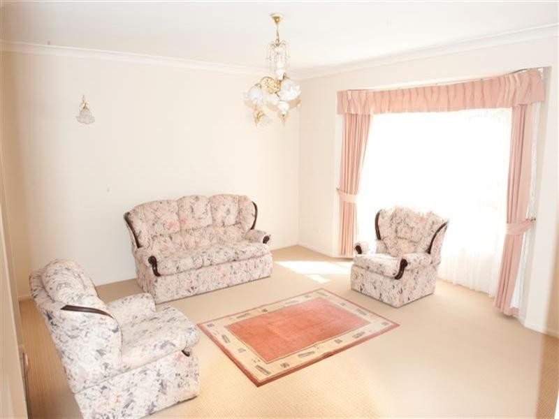 2 Phillip Place, Forest Lake QLD 4078