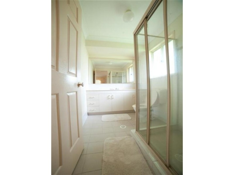 2 Phillip Place, Forest Lake QLD 4078