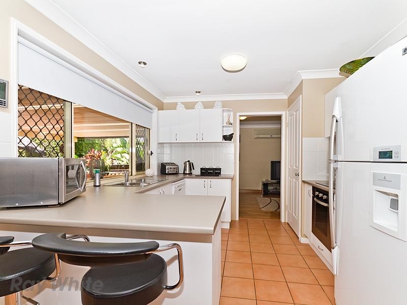 4 Brighton Parade, Forest Lake QLD 4078