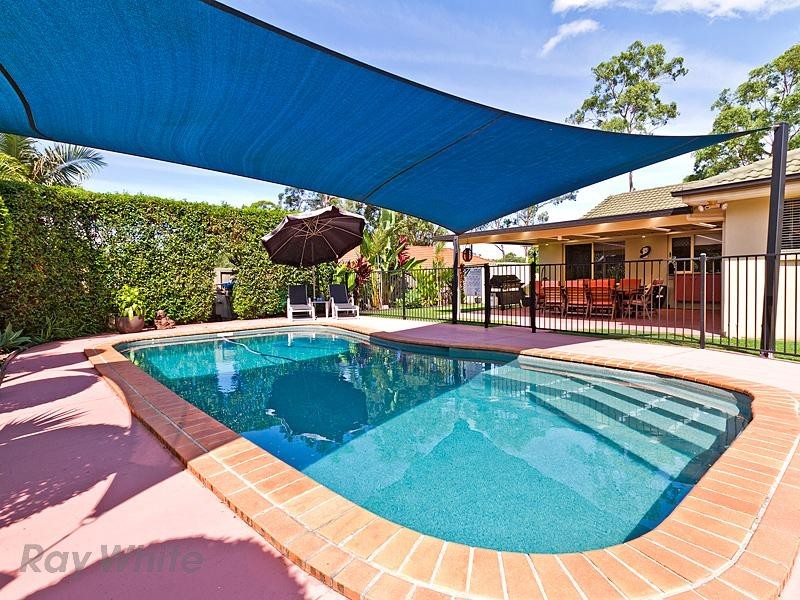 4 Brighton Parade, Forest Lake QLD 4078