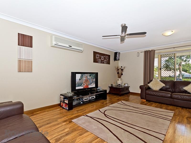 4 Brighton Parade, Forest Lake QLD 4078