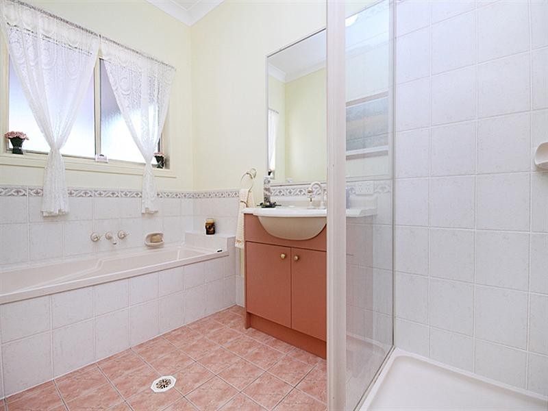 11 COOT-THA Place, Forest Lake QLD 4078