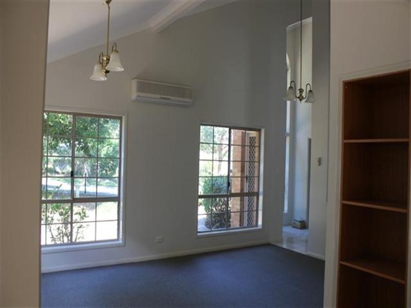 18 Robusta Place, Forest Lake QLD 4078