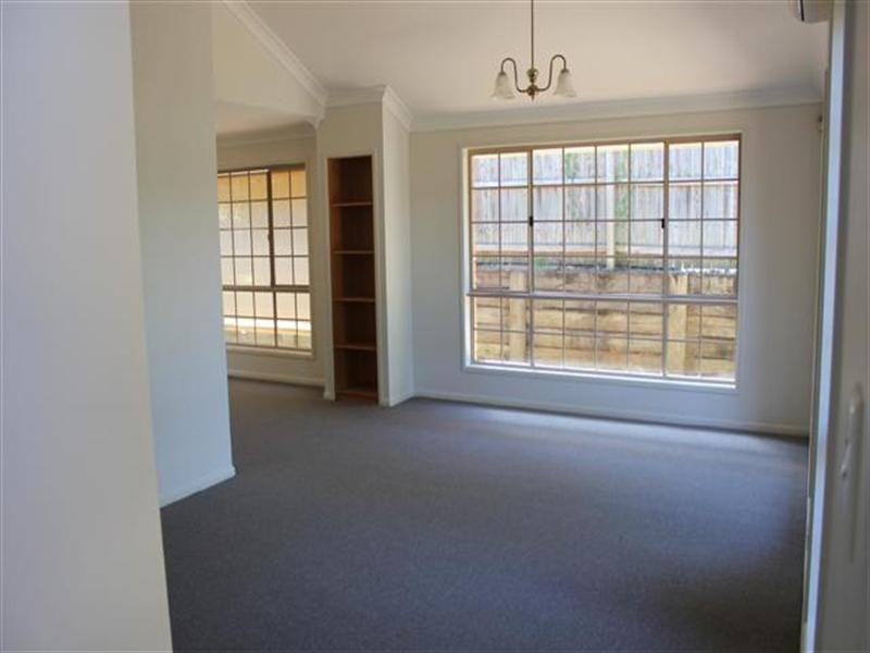 18 Robusta Place, Forest Lake QLD 4078