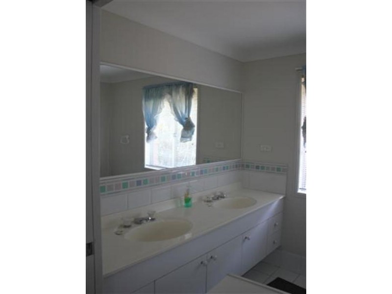 18 Robusta Place, Forest Lake QLD 4078