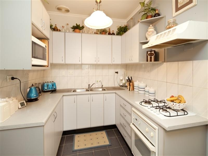 15 Lassie Street, Oxley QLD 4075