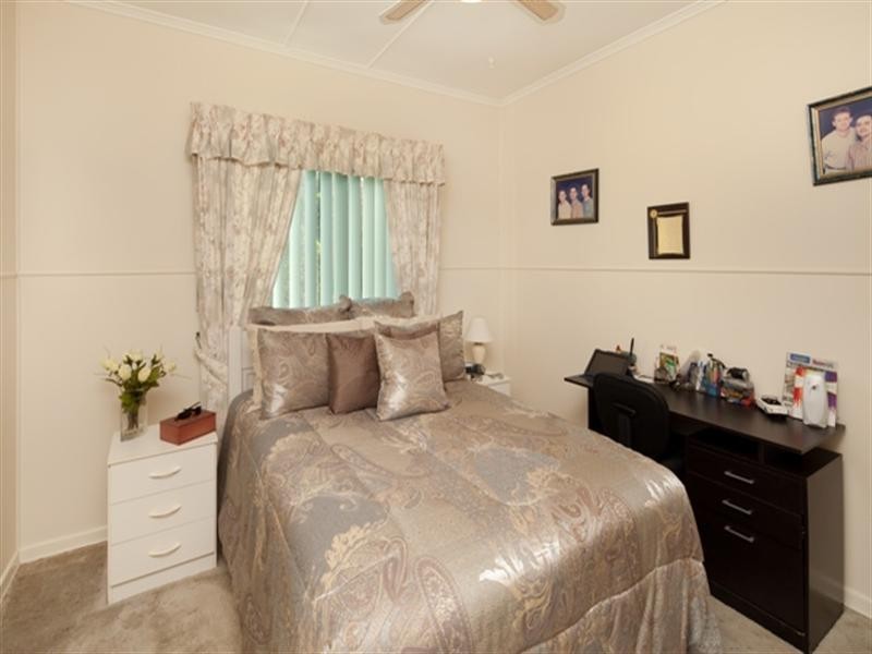 15 Lassie Street, Oxley QLD 4075