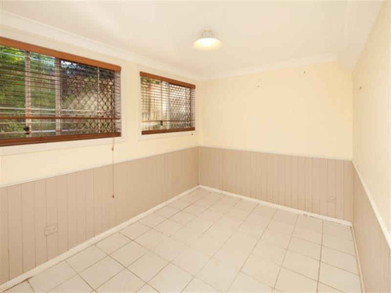 15 Lassie Street, Oxley QLD 4075