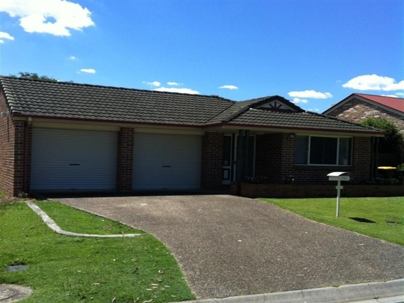 4 Barrier Place, Forest Lake QLD 4078