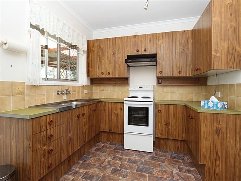 8 STRATHALLEN Drive, Boronia Heights QLD 4124