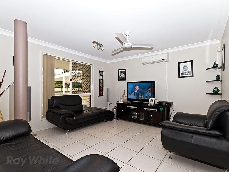 3 Goldeneye Place, Forest Lake QLD 4078
