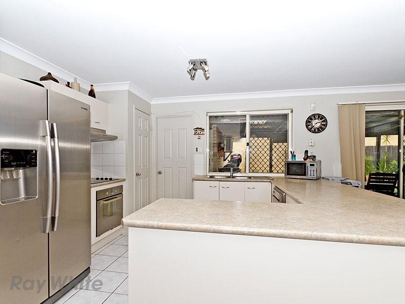 3 Goldeneye Place, Forest Lake QLD 4078