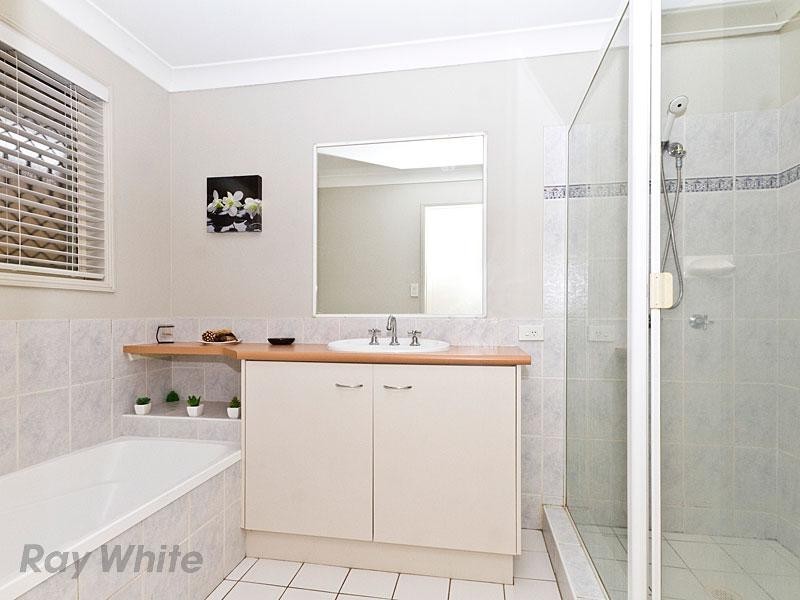 3 Goldeneye Place, Forest Lake QLD 4078