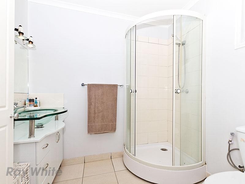 3 Goldeneye Place, Forest Lake QLD 4078