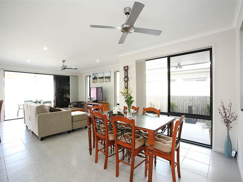 52 Colebrook Crescent, Doolandella QLD 4077