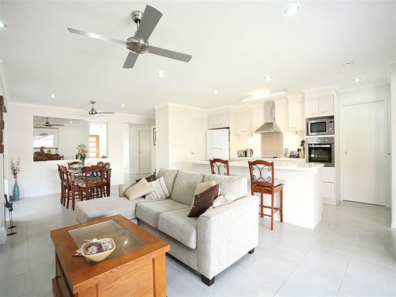 52 Colebrook Crescent, Doolandella QLD 4077