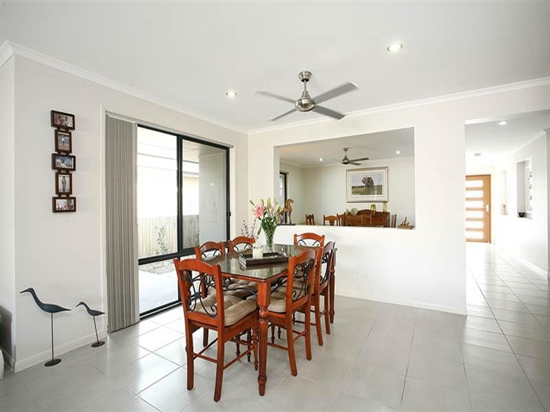 52 Colebrook Crescent, Doolandella QLD 4077