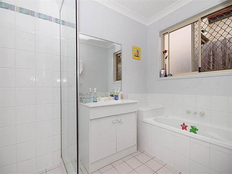 10 ROBSON Street, Forest Lake QLD 4078