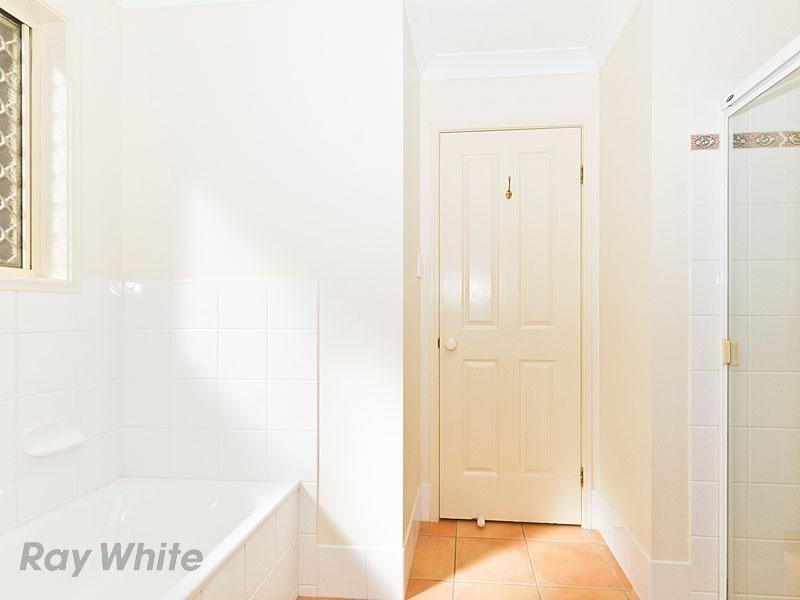 8 Pintail Crescent, Forest Lake QLD 4078