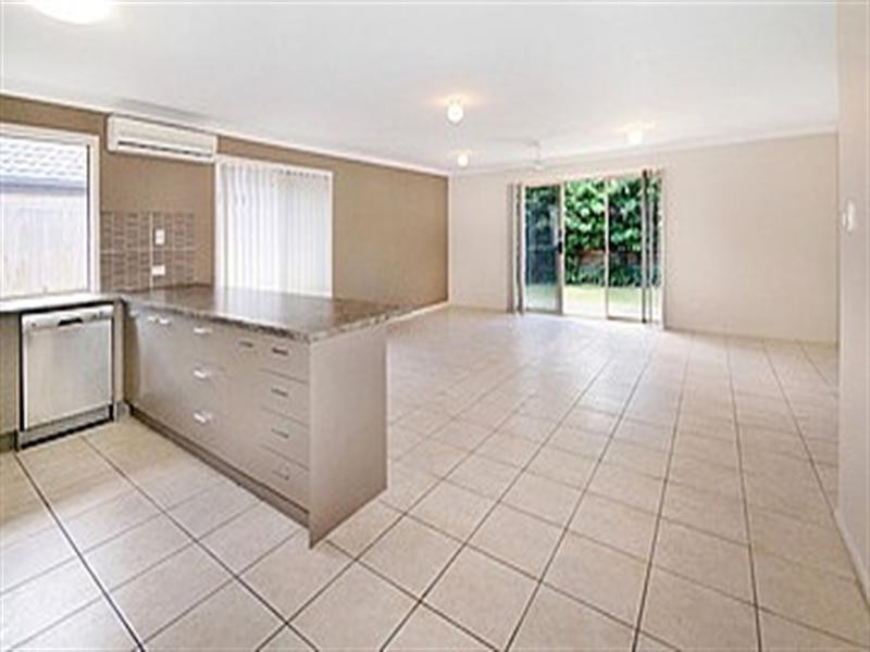 6 Dandenong Street, Forest Lake QLD 4078