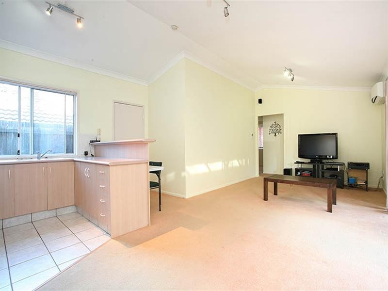 16 Tenterfield Place, Forest Lake QLD 4078