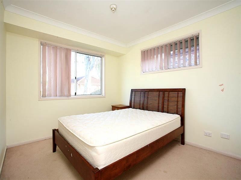 16 Tenterfield Place, Forest Lake QLD 4078