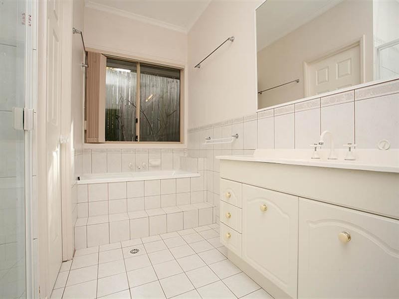 15 Argyle Place, Forest Lake QLD 4078