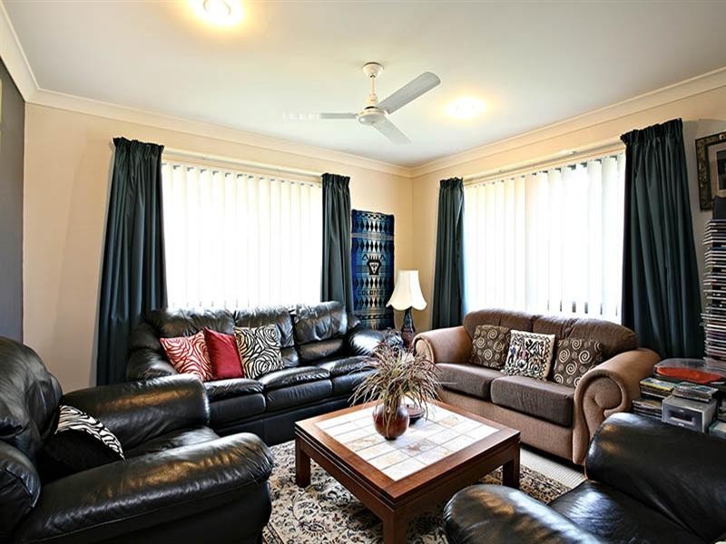 1/84 Cascade Drive, Forest Lake QLD 4078