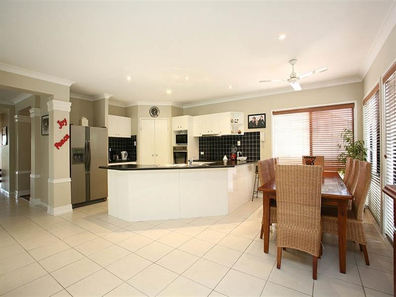 12 Chevron Close, Forest Lake QLD 4078