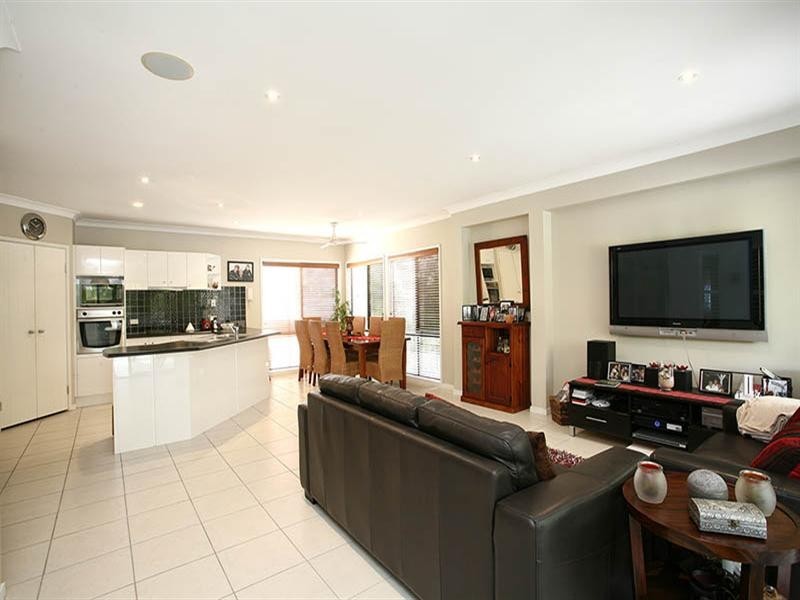 12 Chevron Close, Forest Lake QLD 4078