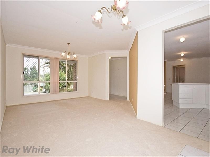 42 Settlers Circuit, Forest Lake QLD 4078