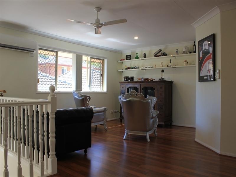3/10 MAWSON Place, Forest Lake QLD 4078