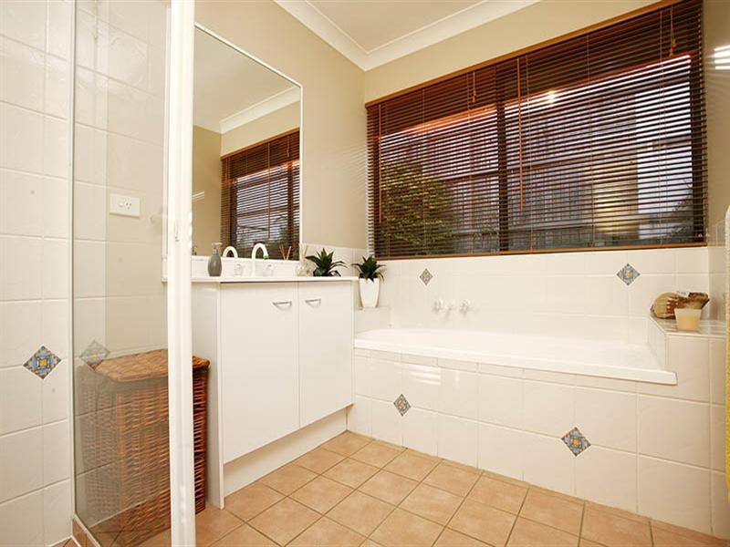 5 Fitzroy Place, Forest Lake QLD 4078