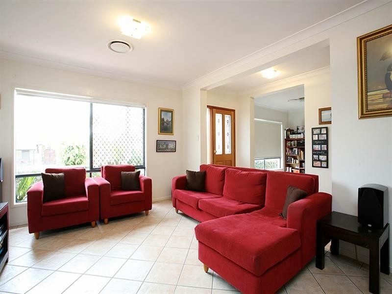 20 St Andrews Avenue, Forest Lake QLD 4078