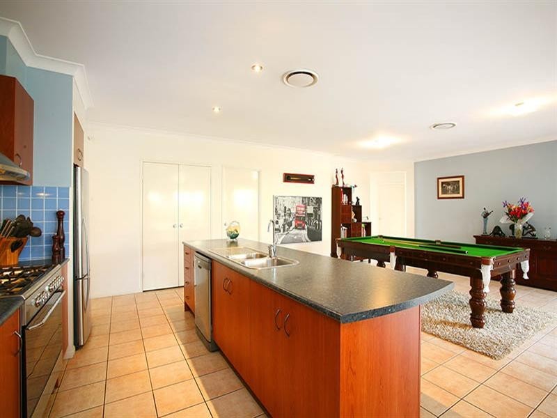 20 St Andrews Avenue, Forest Lake QLD 4078