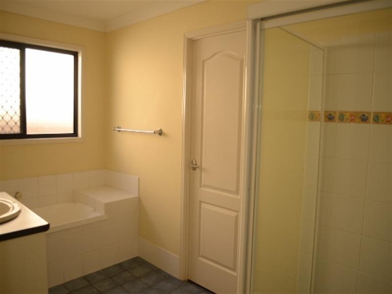 36 Paton Crescent, Forest Lake QLD 4078