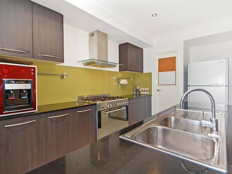 6 Damson Street, Heathwood QLD 4110