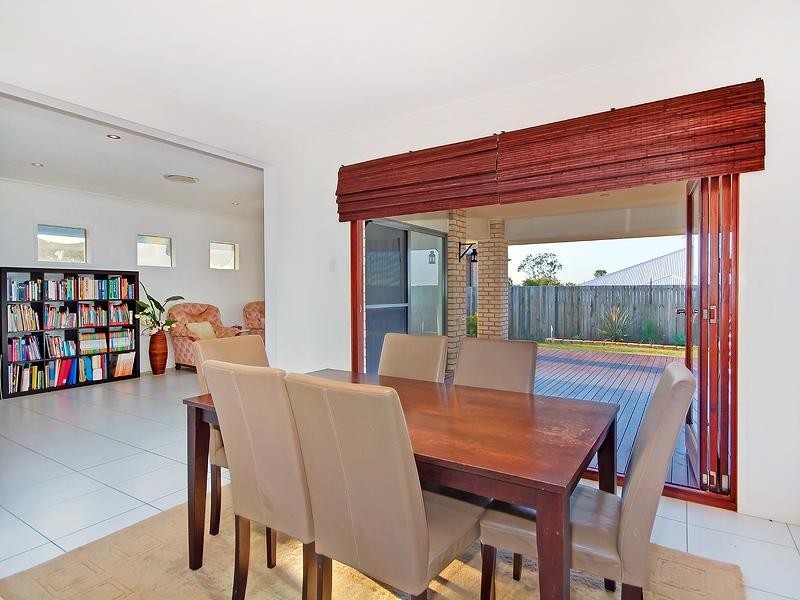 6 Damson Street, Heathwood QLD 4110