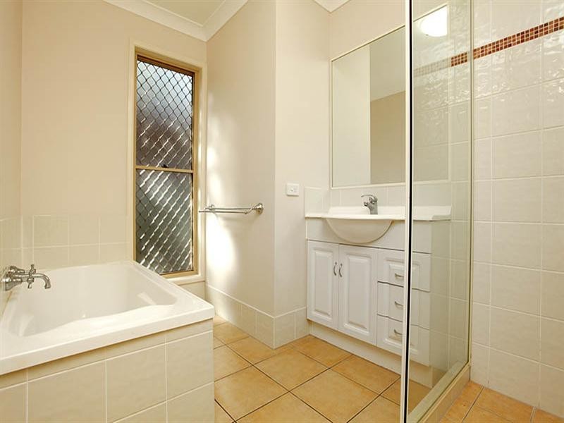 40 Nullarbor Circuit, Forest Lake QLD 4078