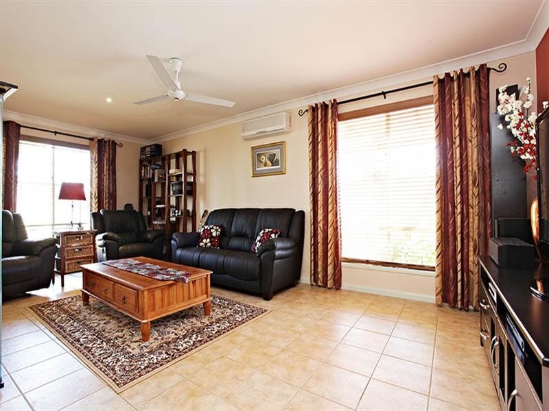 4 Elabana Place, Forest Lake QLD 4078