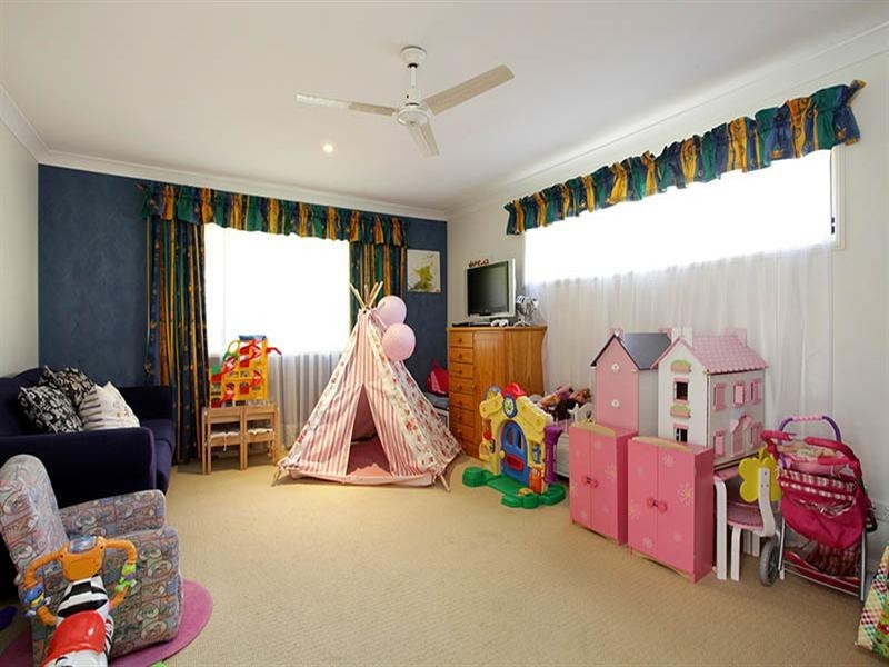 9 Doncaster Place, Forest Lake QLD 4078