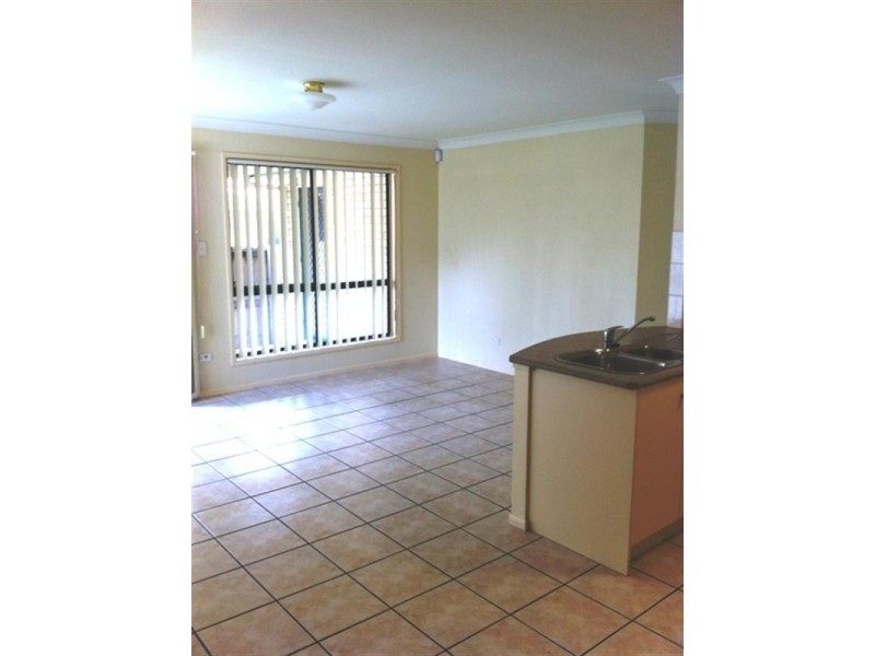 8 Badminton Court, Forest Lake QLD 4078