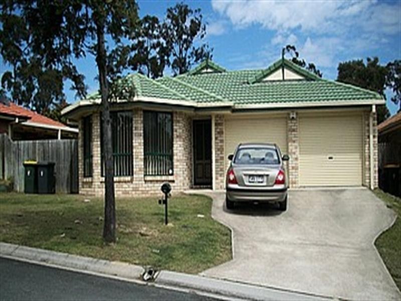 8 Badminton Court, Forest Lake QLD 4078