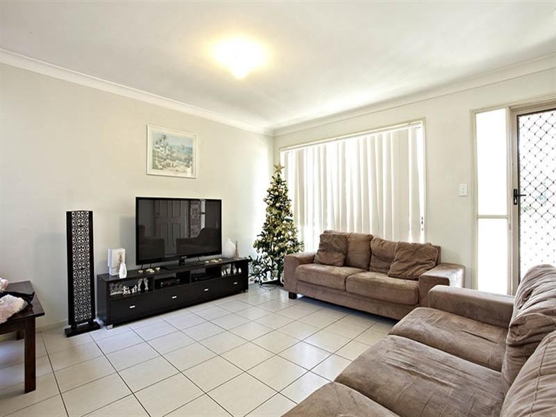 5 Moore Place, Forest Lake QLD 4078