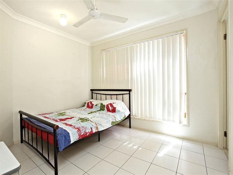 5 Moore Place, Forest Lake QLD 4078