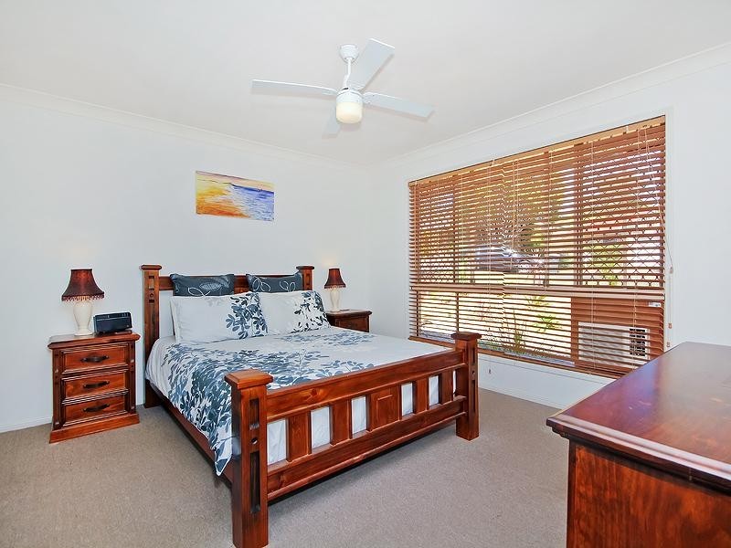 4 Chestnut Place, Forest Lake QLD 4078