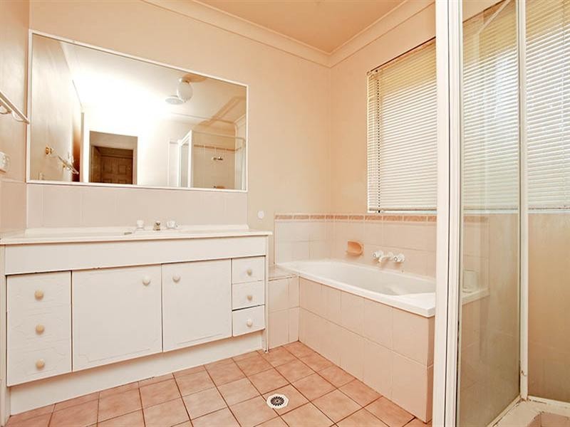 24 Evergreen Place, Forest Lake QLD 4078