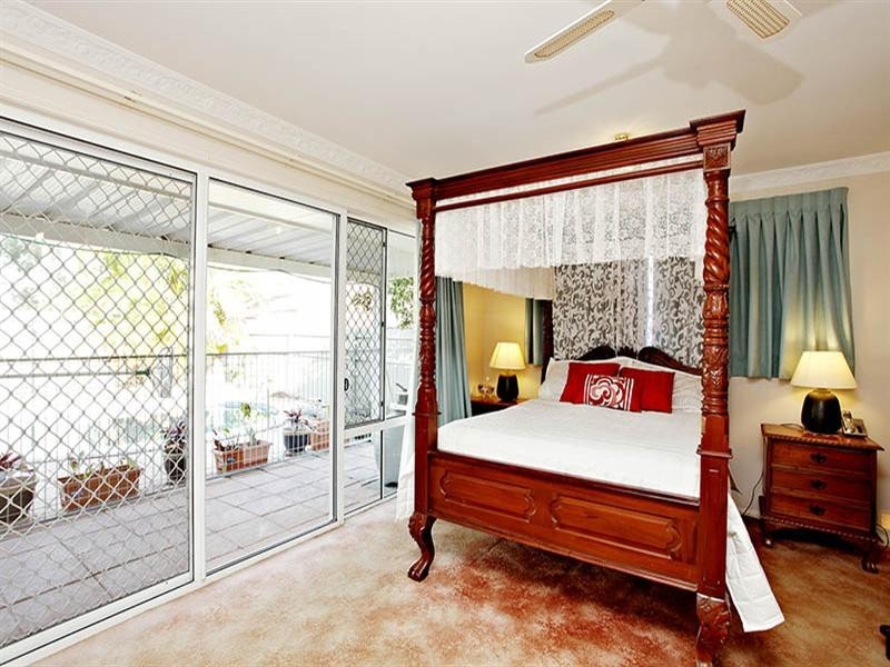 18 Cambridge Crescent, Forest Lake QLD 4078