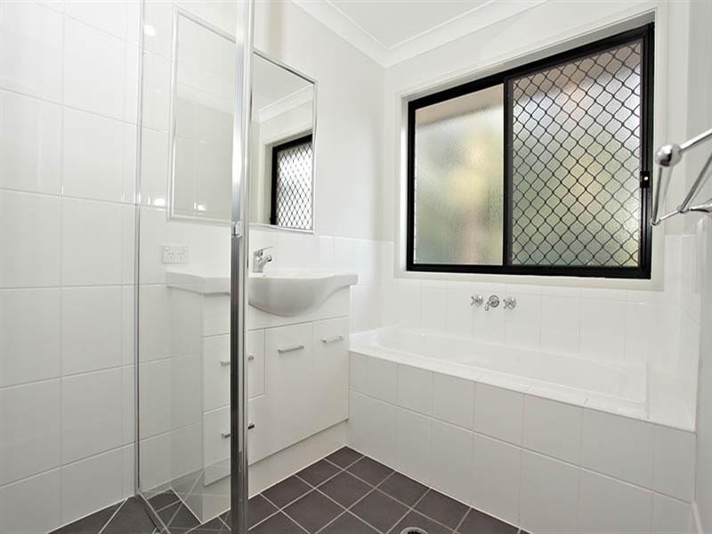 43 Flower Place, Richlands QLD 4077